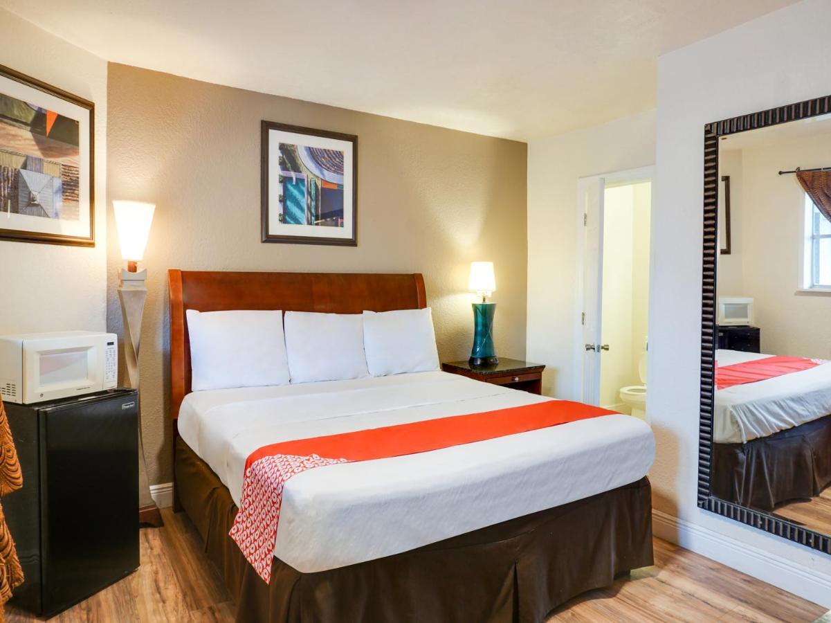 Oyo Hotel Austin Street Giddings Exteriér fotografie