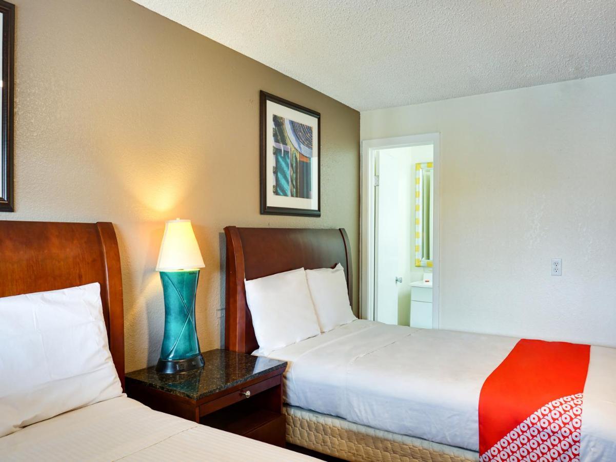 Oyo Hotel Austin Street Giddings Exteriér fotografie