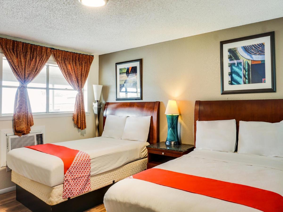 Oyo Hotel Austin Street Giddings Exteriér fotografie